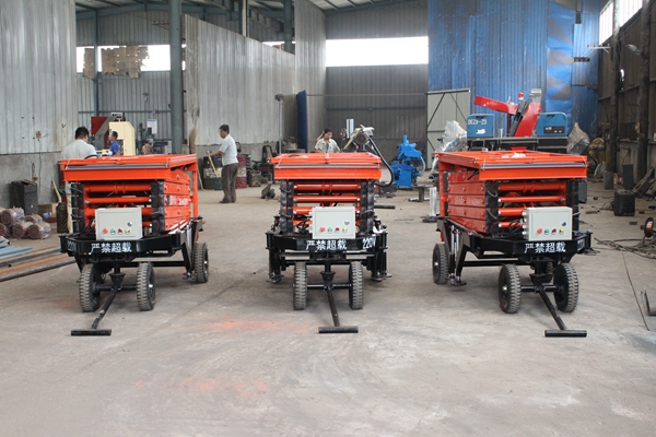 升降機(jī)廠(chǎng)家簡(jiǎn)述設(shè)備